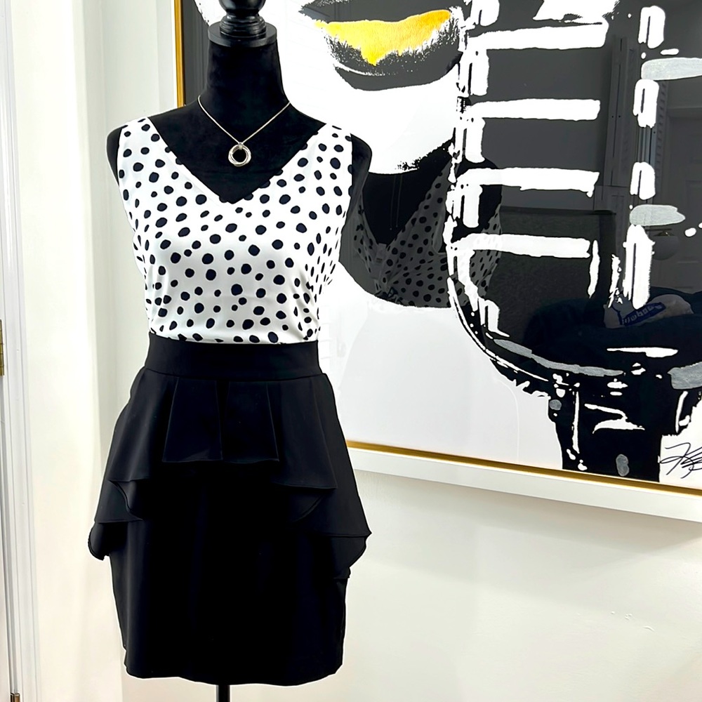 Bebe Black Ruffled Pencil Skirt, Size 8